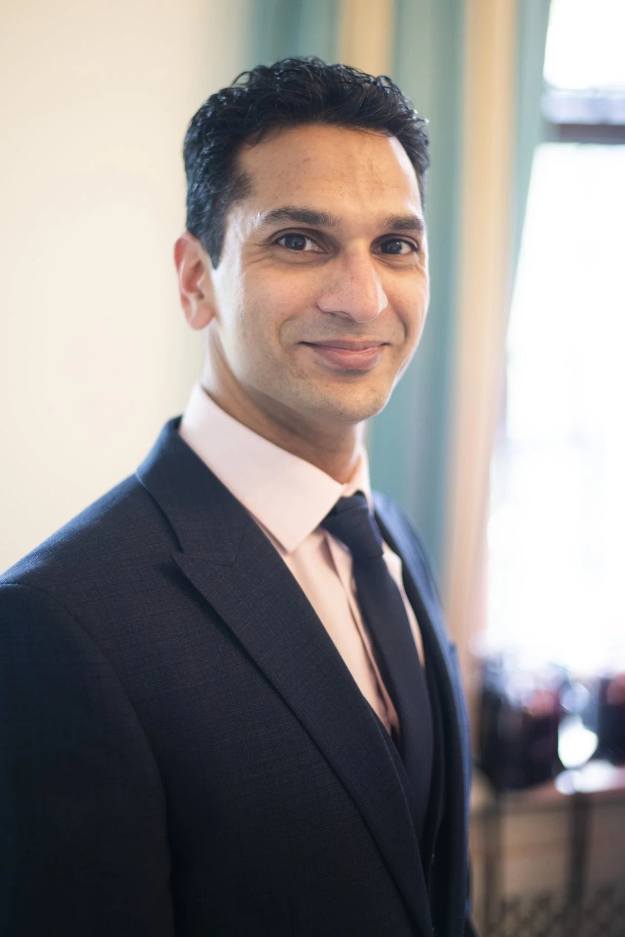 Dr Omar Kowlessar, Chartered Consultant Clinical Psychologist — UK Inkind psychology clinic