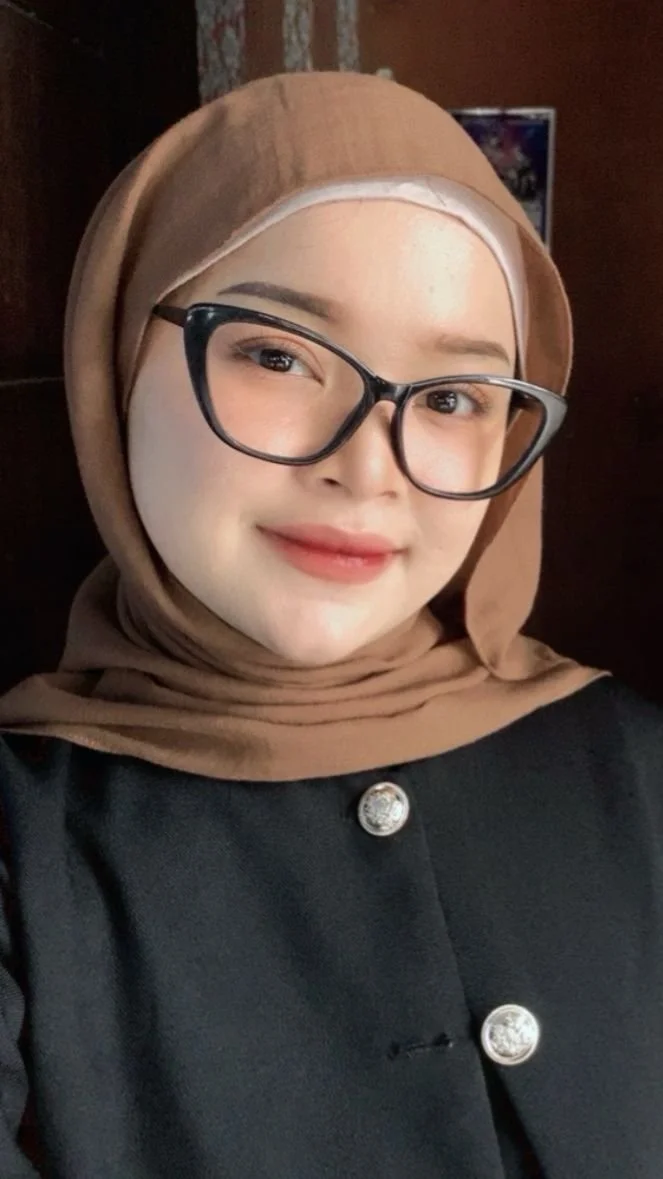 Vika Hasanah, Administrative Professional — UK Inkind psychology clinic